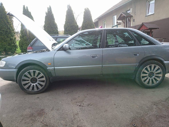 Plastové lemy blatníku Audi A6 C4 široká lišta dveří