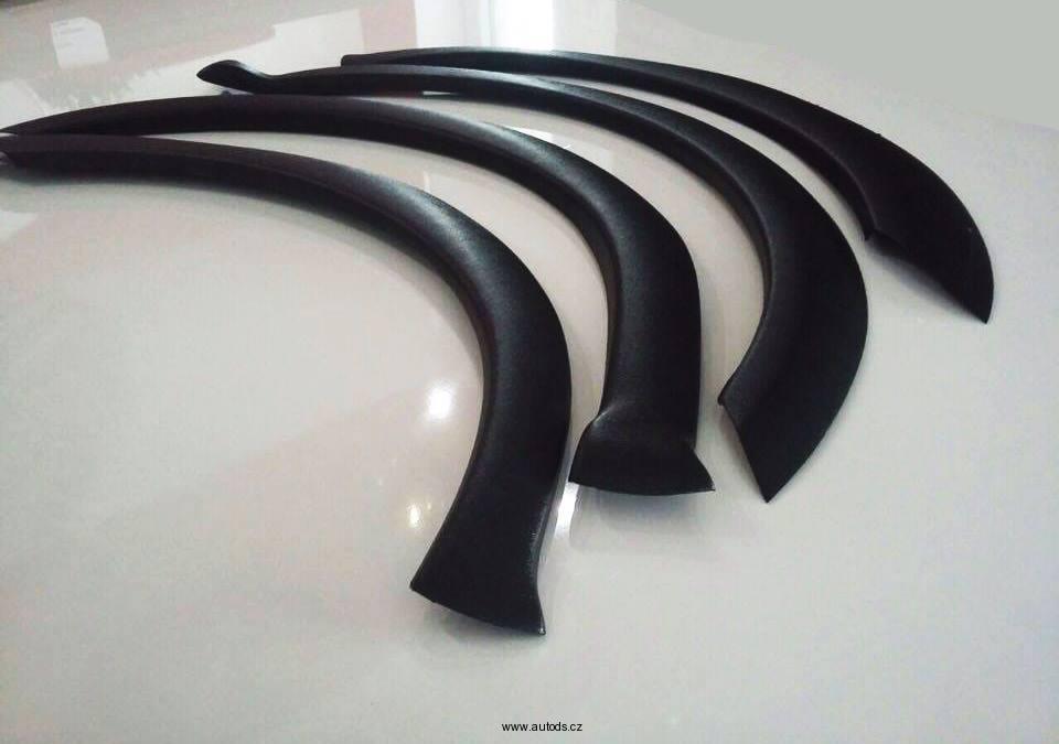 Plastové lemy blatníku Renault Megane hatchback 1995-1999