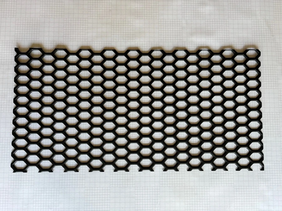 Tuningová síť / mřížka 80 x 30 - ABS plast
