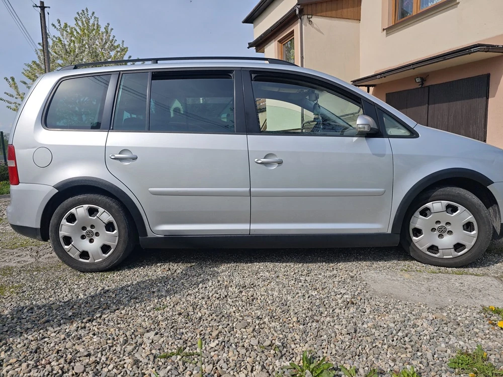 Plastové lemy + prahy VW Touran 2003-2010