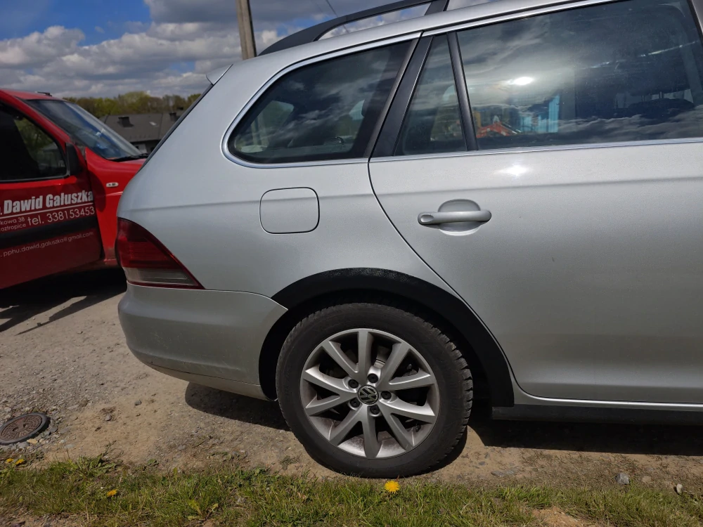 Plastové lemy blatníku VW Golf V 2003-2008 kombi