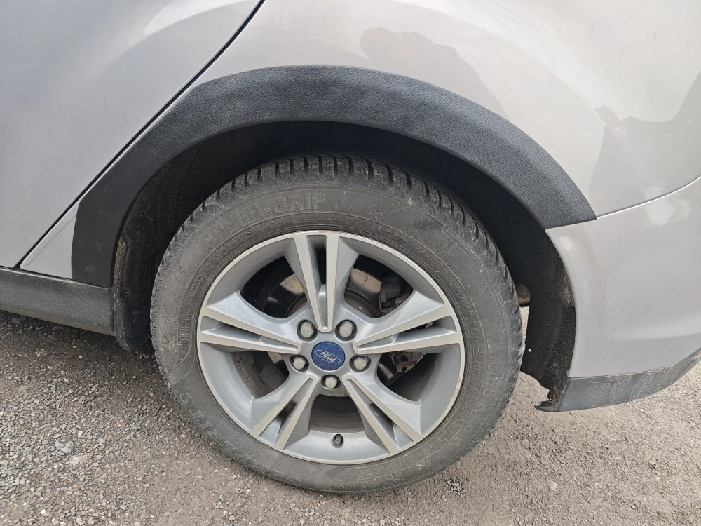 Plastové lemy blatníku Ford Focus MK3 2010-2019