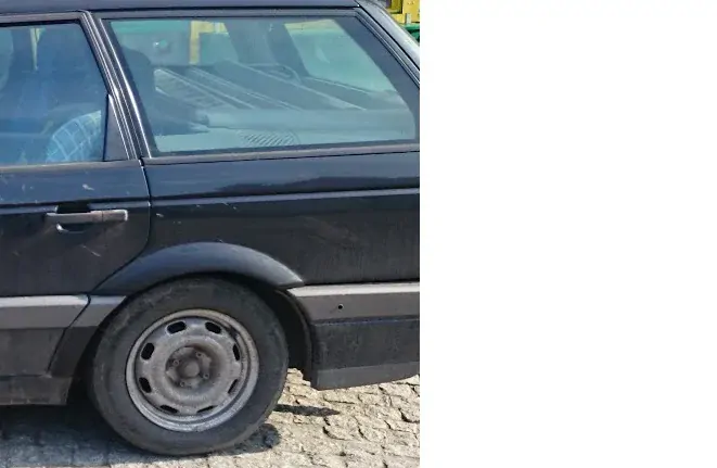 Plastové lemy blatníku VW Passat B3 sedan 1988-1993