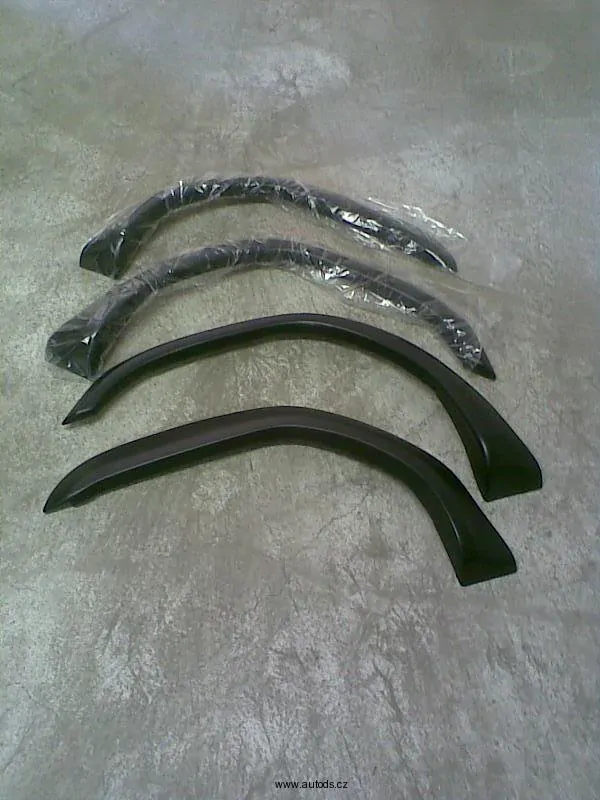 Plastové lemy blatníku Škoda Favorit / Forman - 4kusy Jemný desén