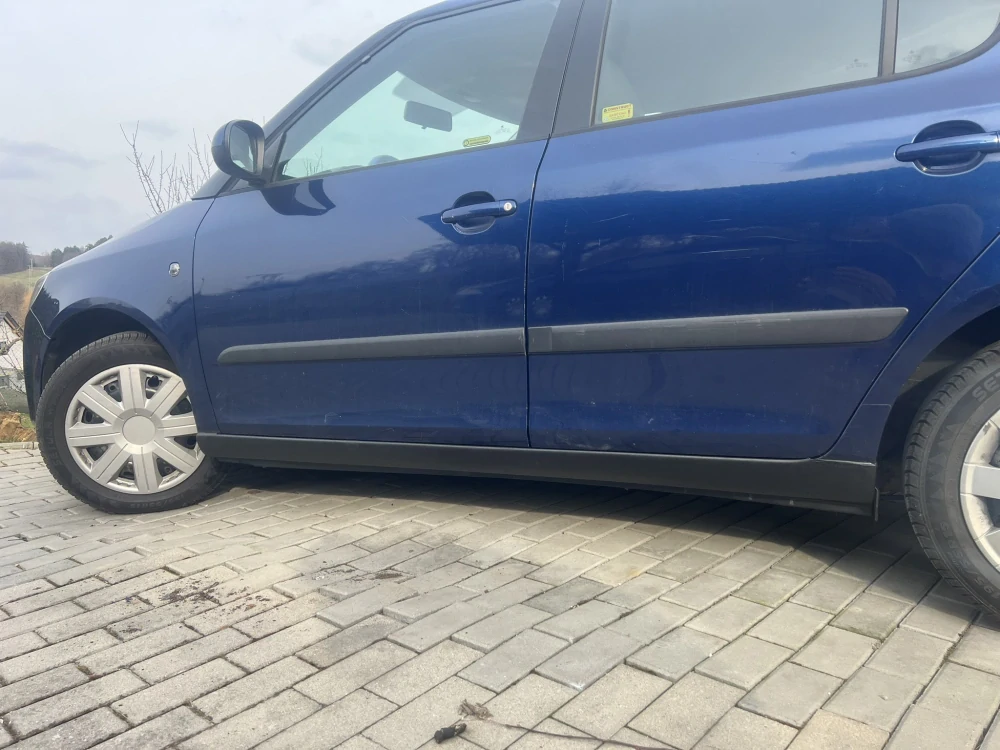 Plastové prahy Škoda Fabia 2 - 2007-2014 Jemný desén PSK