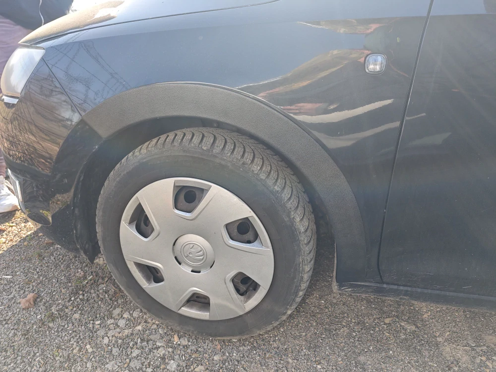 Plastové lemy blatníku Škoda Rapid 2012-2019 liftback / sedan