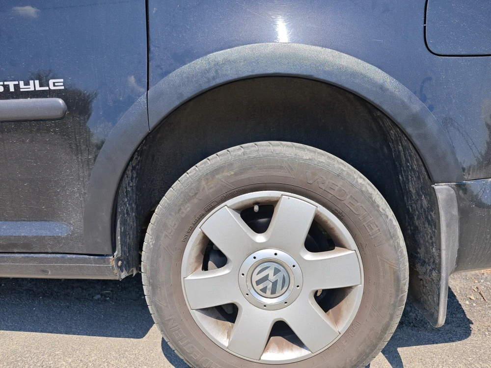 Plastové lemy blatníku VW Caddy 2003-2010