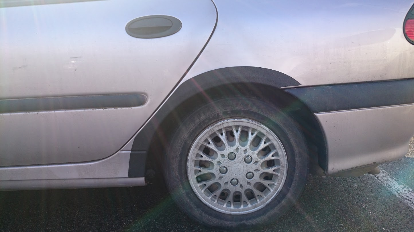 Lemy blatníku Renault Laguna I Liftback 1994-2001