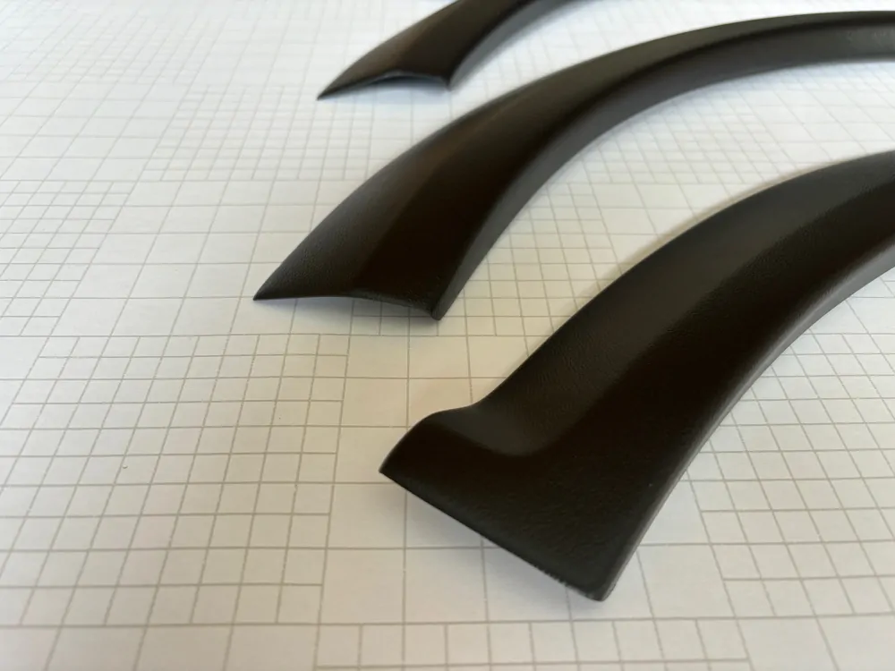 Plastové Lemy blatníku + Prahy VW Golf IV 5dveř / kombi - Jemný desen