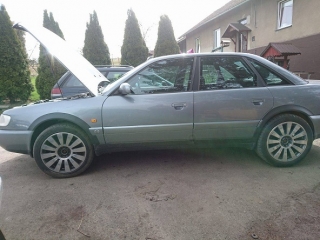 Plastové lemy blatníku Audi A6 C4 úzká lišta dveří
